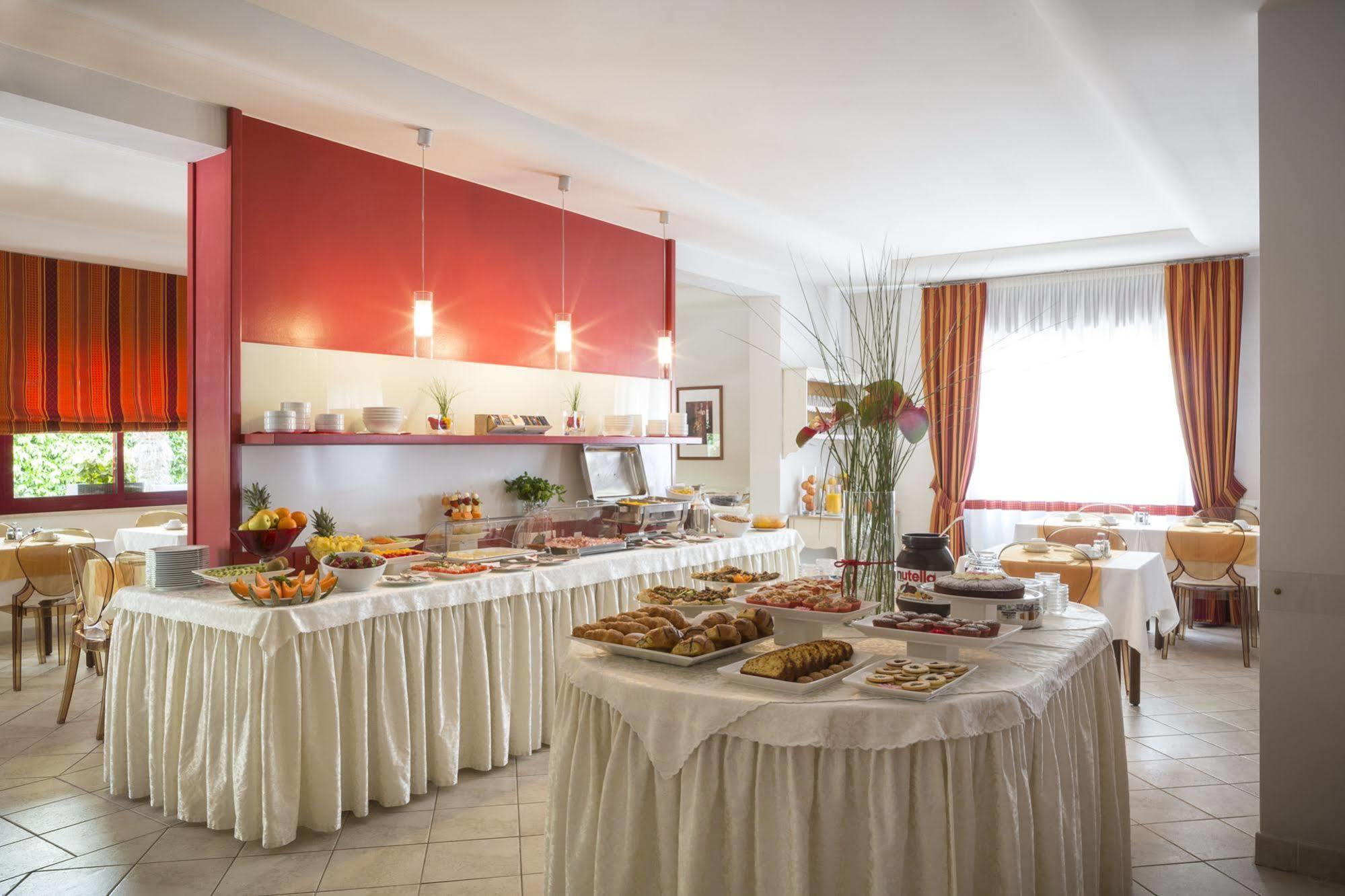 Hotel Imperia Lido di Jesolo Esterno foto